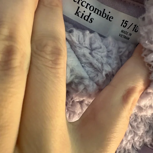 Abercrombie & Fitch Lilac Sherpa Hoodie & Abercrombie Flare Leggings - Picture 4 of 6